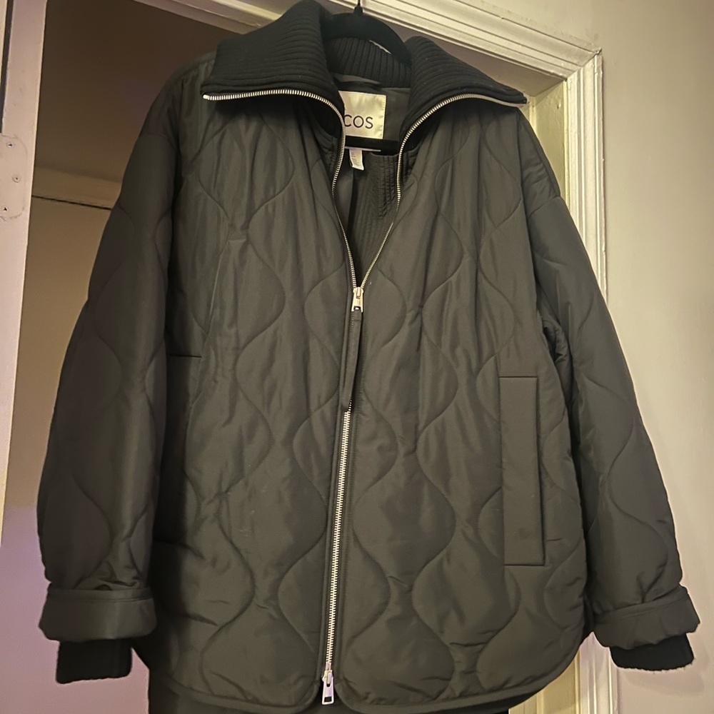 CHIC COS QUILTED ZIP UP